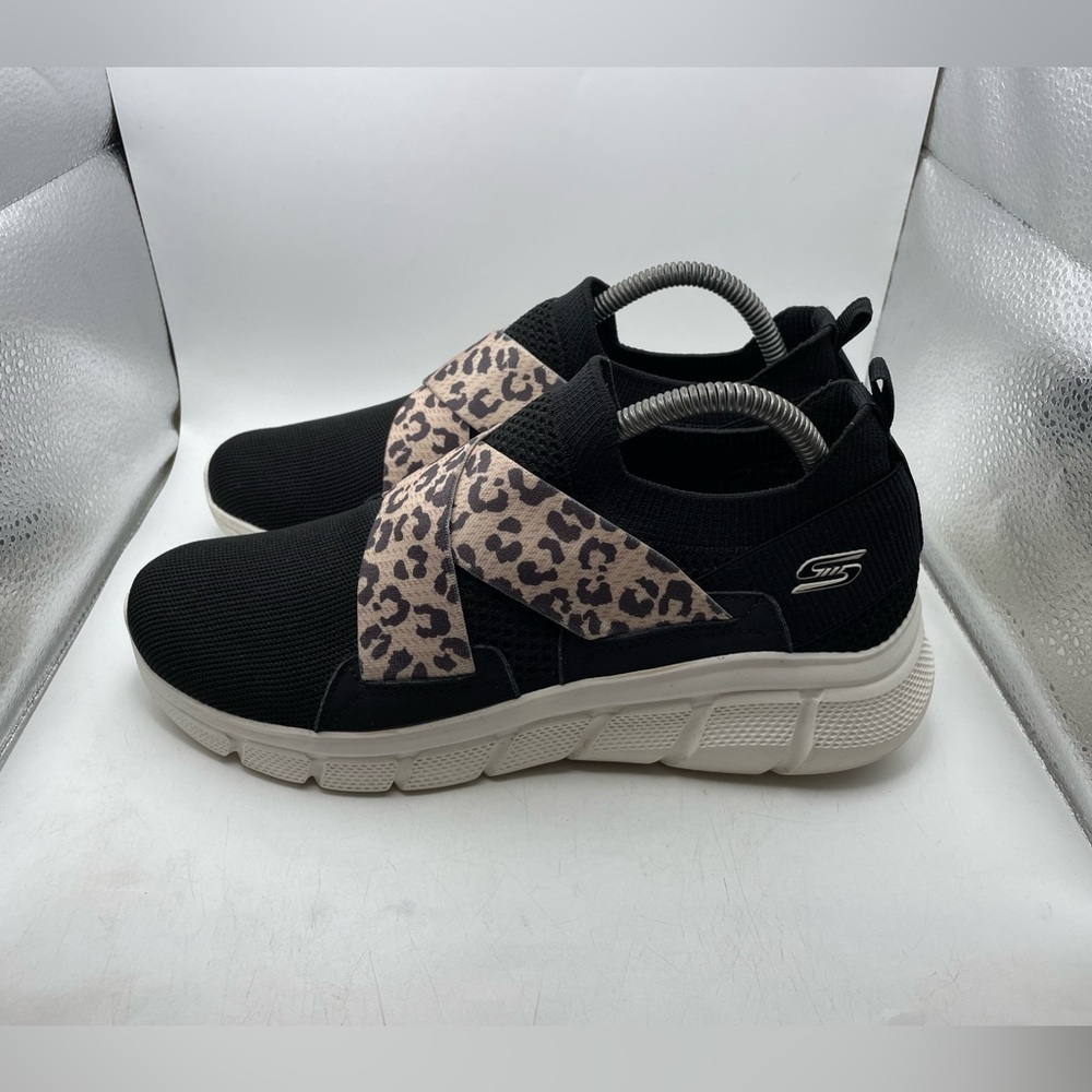 Skechers Bobs Flex Kitty Kickstart Women's leopard print sneakers size 9